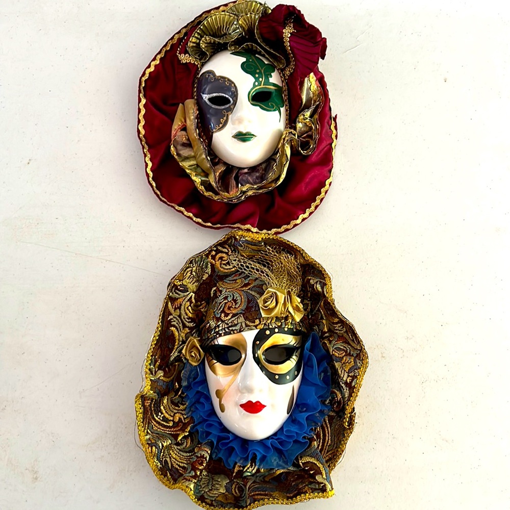 Set of two decorative ceramic masks